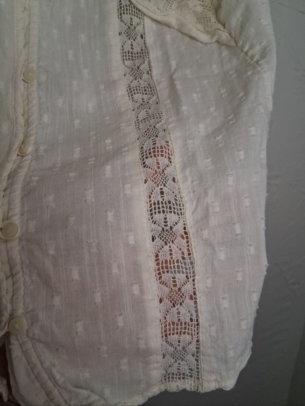 Old Navy Boho Swiss Dot Lace Trim Flutter Sleeve Blouse Cream Sz M Peasant - Picture 9 of 10